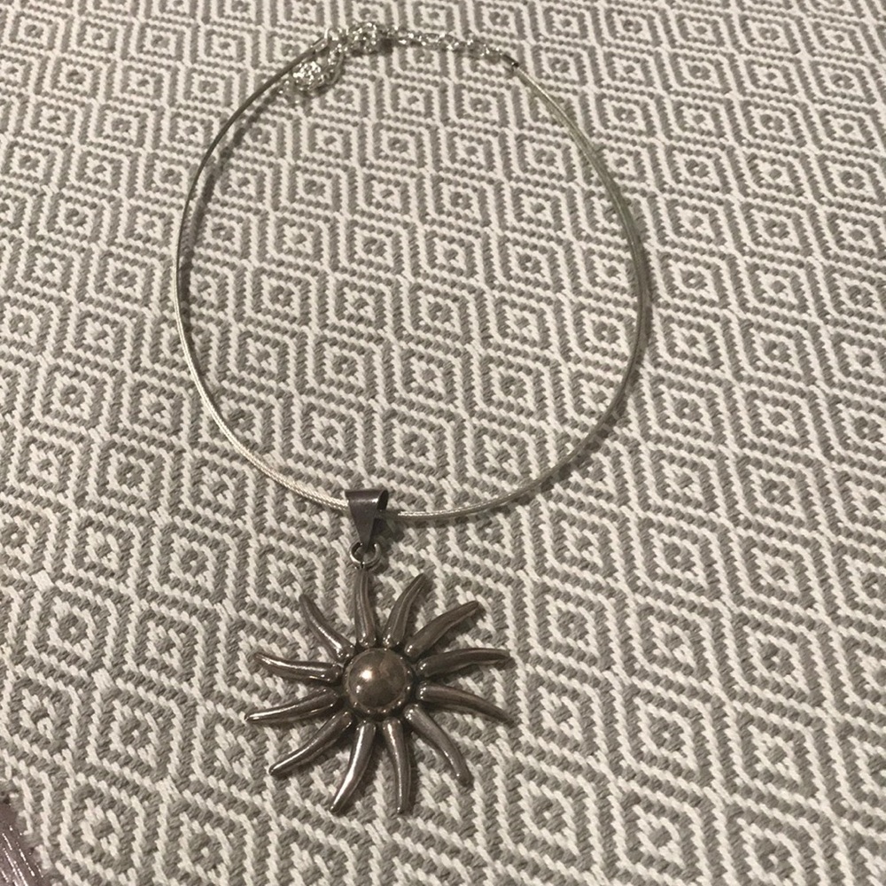 Silver pendant & necklace